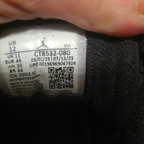 Jordan 3 Retro "Fear" - Picture 9 of 12